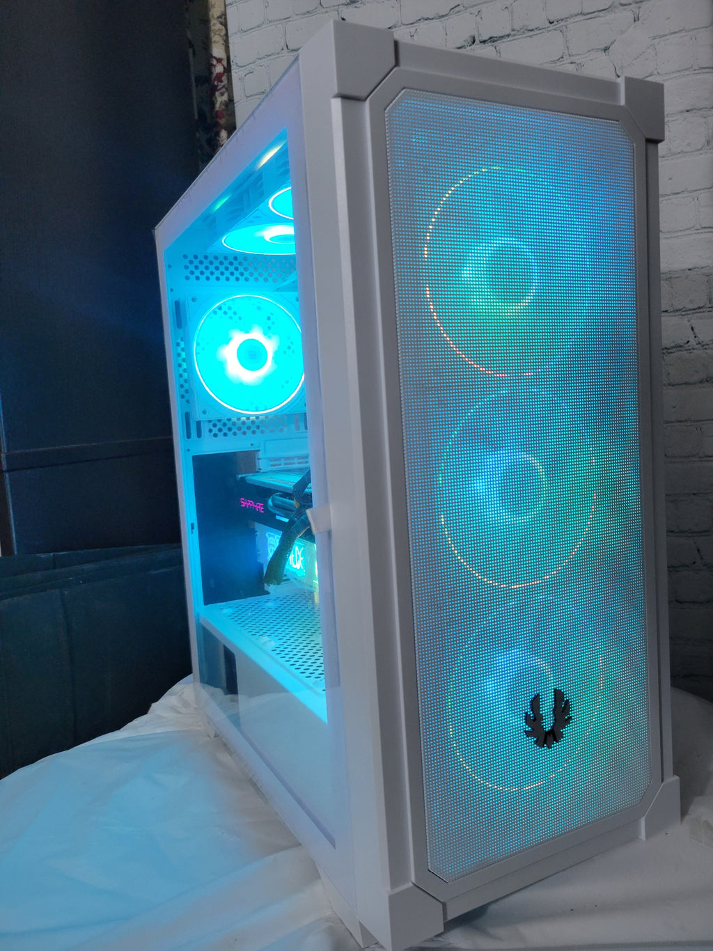 One Piece x Asus - Gear 5 Luffy White Gaming PC - HIGH - Up to PS5