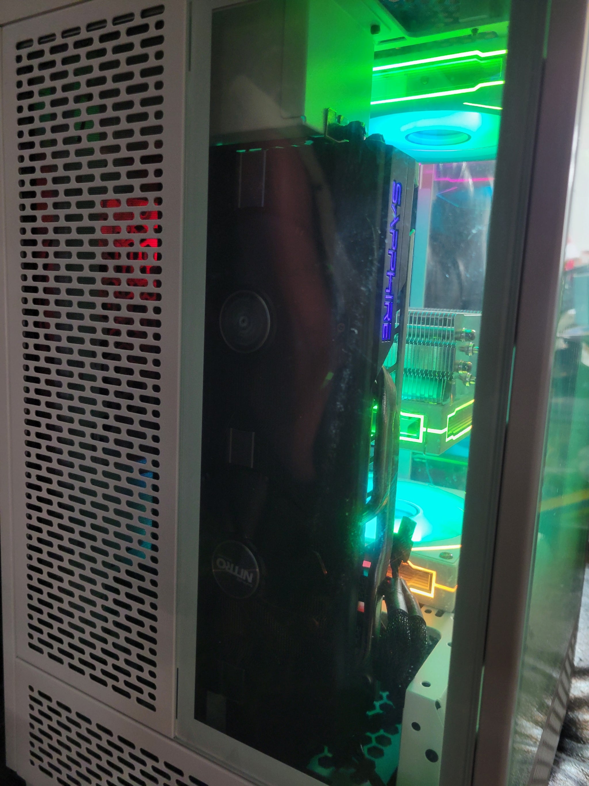 Gigabyte x Thermaltake - The Tower 100 - HIGH - Up to PS5